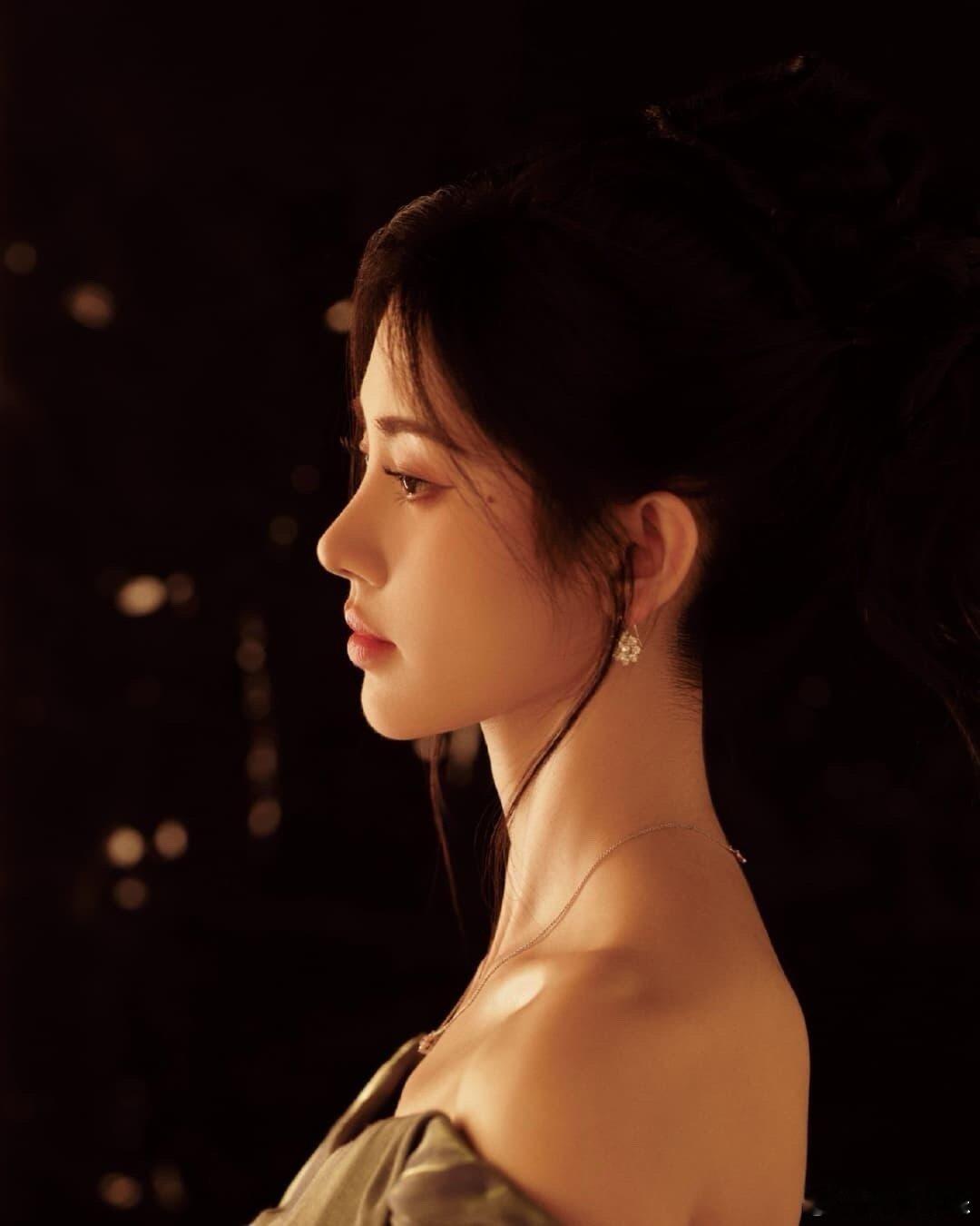 鞠婧祎[超话]   如此清婉 如此坚定 就在这里 就在眼前小鞠这也太美太漂亮了吧