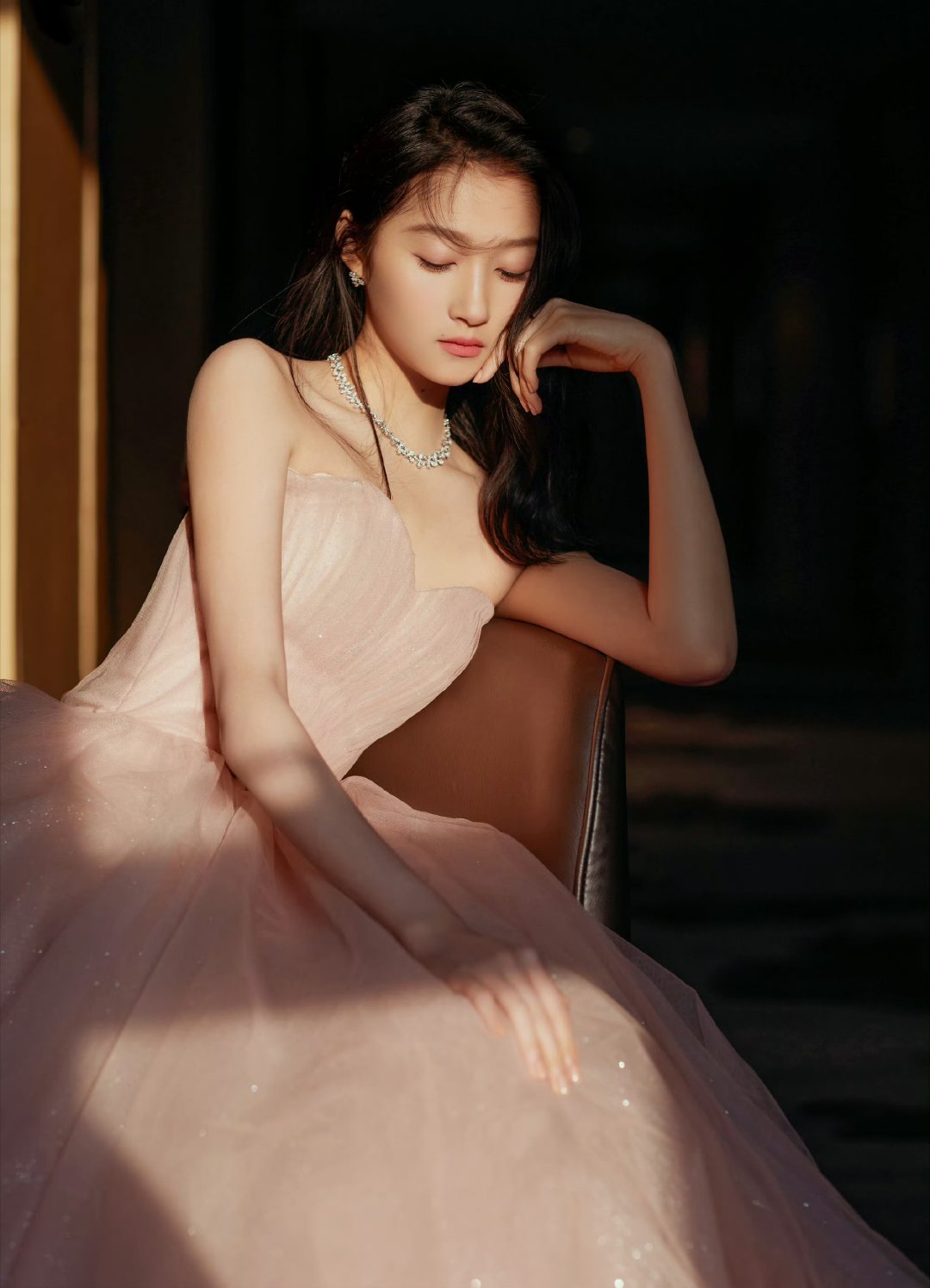 关晓彤 gxt关晓彤千里江山图gxt关晓彤董慧文“青春很美好在美好的青春遇见了美