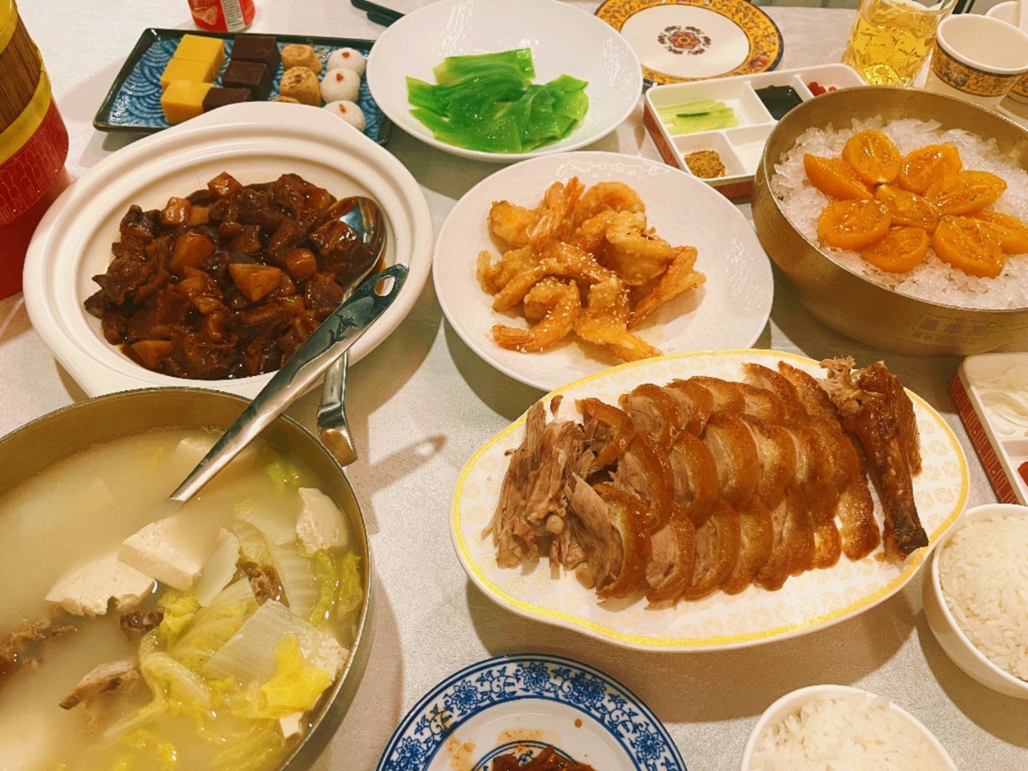 幸福从不是惊天动地的盛大。它的小名，就叫普通的一天。在平凡细碎的烟火里。也能捡拾