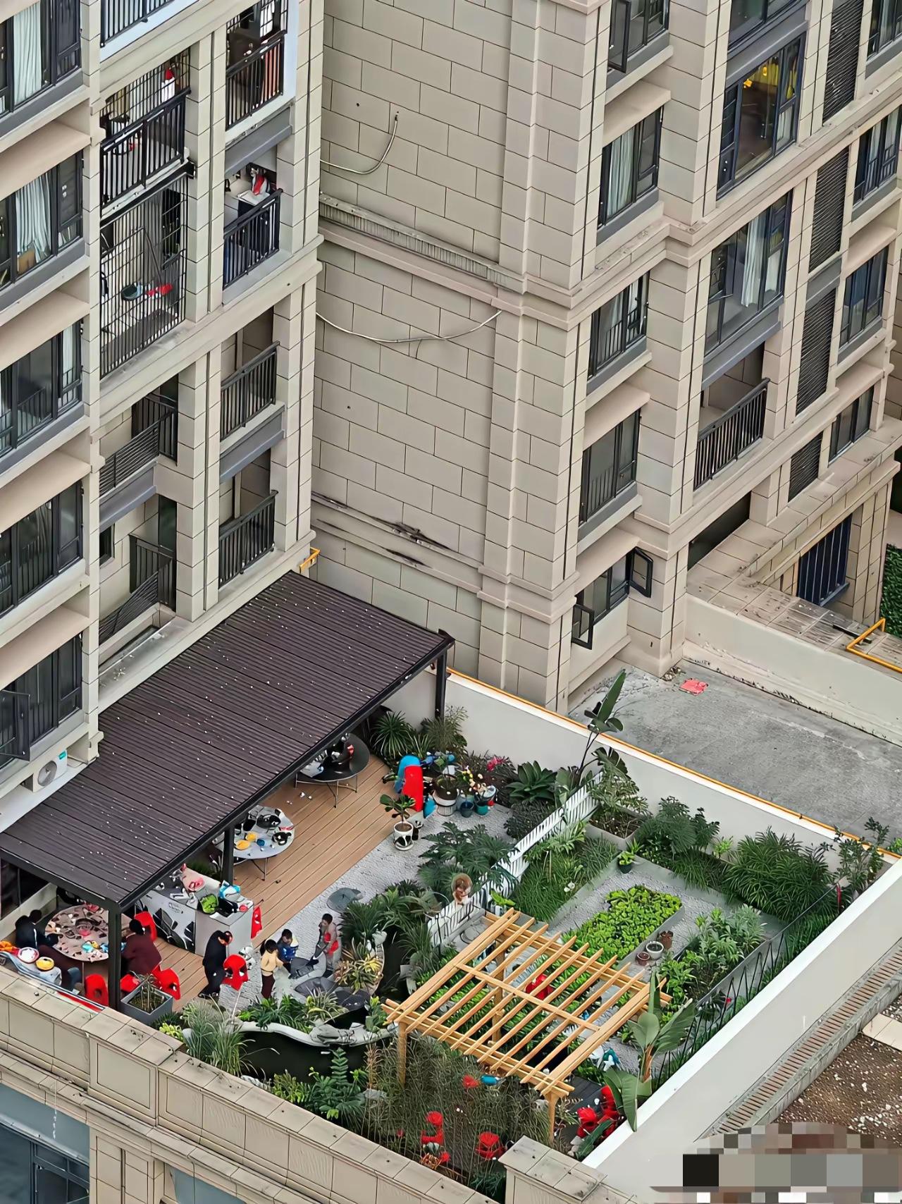 能买到有阳台的小区，应该是关系户吧