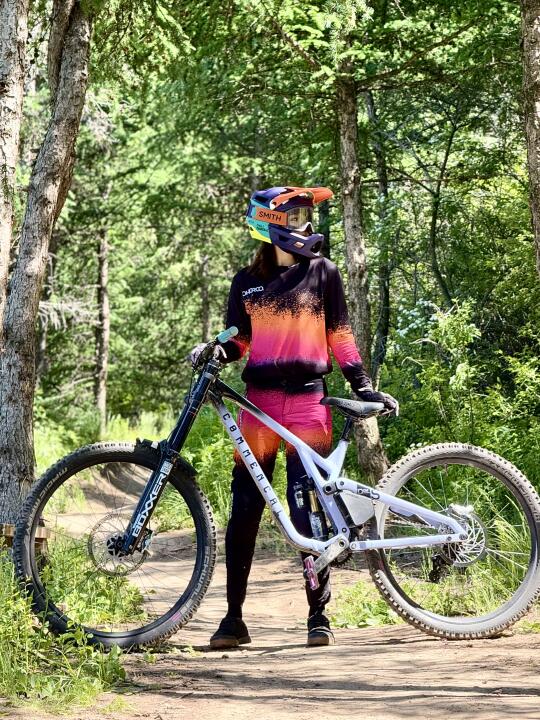 山里的骑行精灵🧚‍♀️｜山地速降OOTD