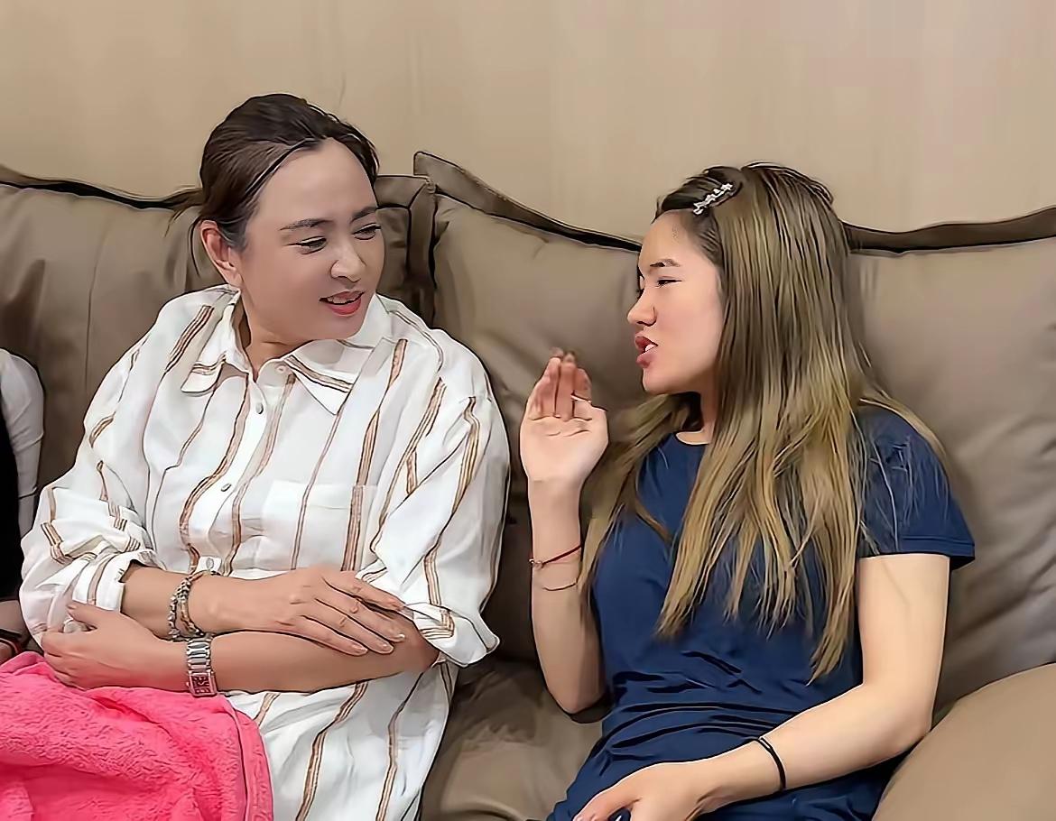 晋妈这么精明的人，也犯蠢啊！怎么能说UU这么狠毒呢？都说打人不打脸，说话不揭短。