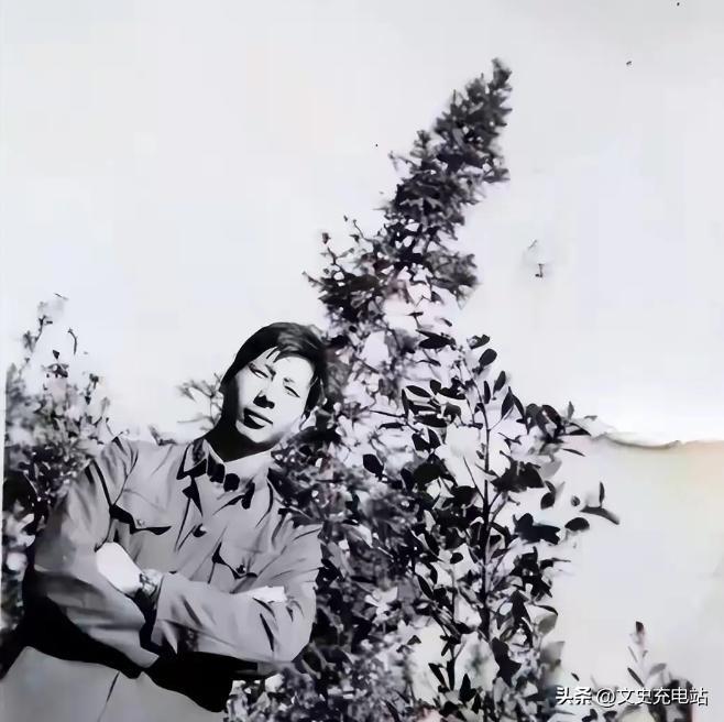1979年，何源海不幸中弹“牺牲”，被追记一等功，谁知两年后，他却回到了村子，但