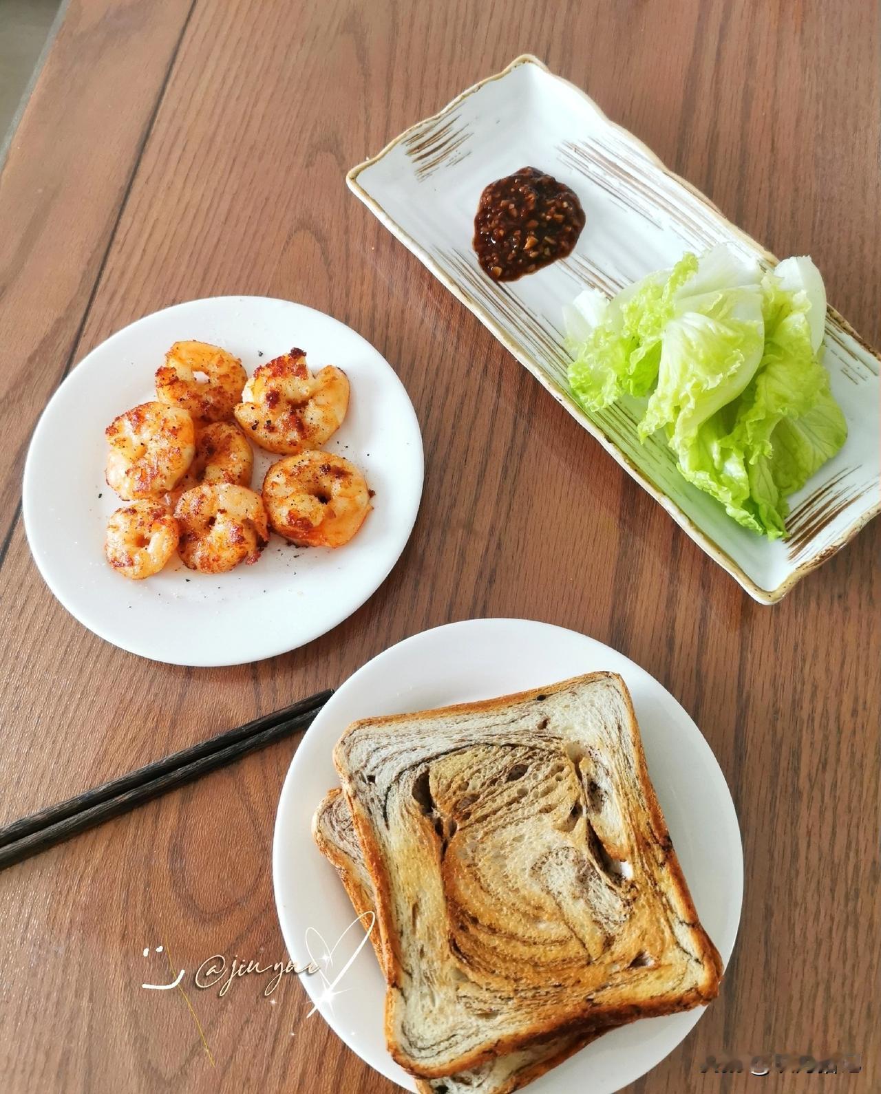 国庆长假最后一天，大家返程路上顺顺利利❤️
今天是二十四节气    🫧寒露🫧