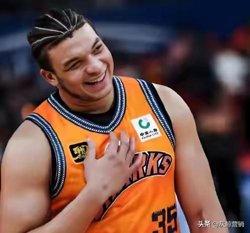 今年春天最想实现的心愿赚他一个亿。