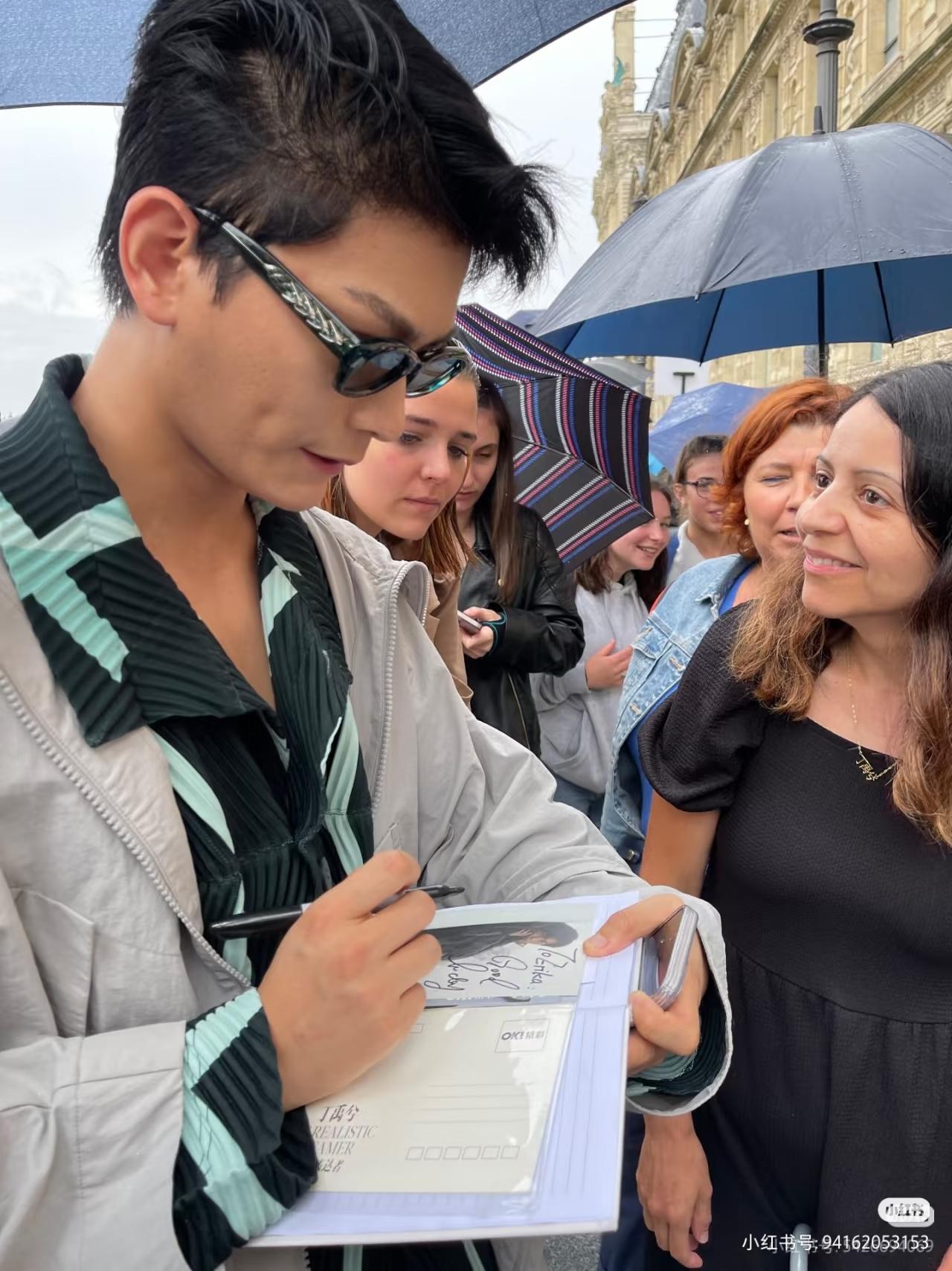 《古颜一》《新天涯四美》
手握营销矩阵，脂粉，当然什么都敢吹。