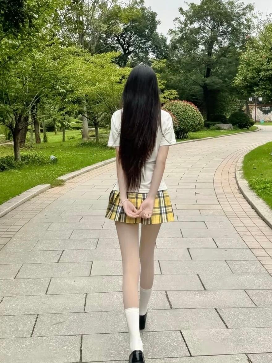 来分享下你眼中的倾城美人吧！无意苦争春，一任群芳妒