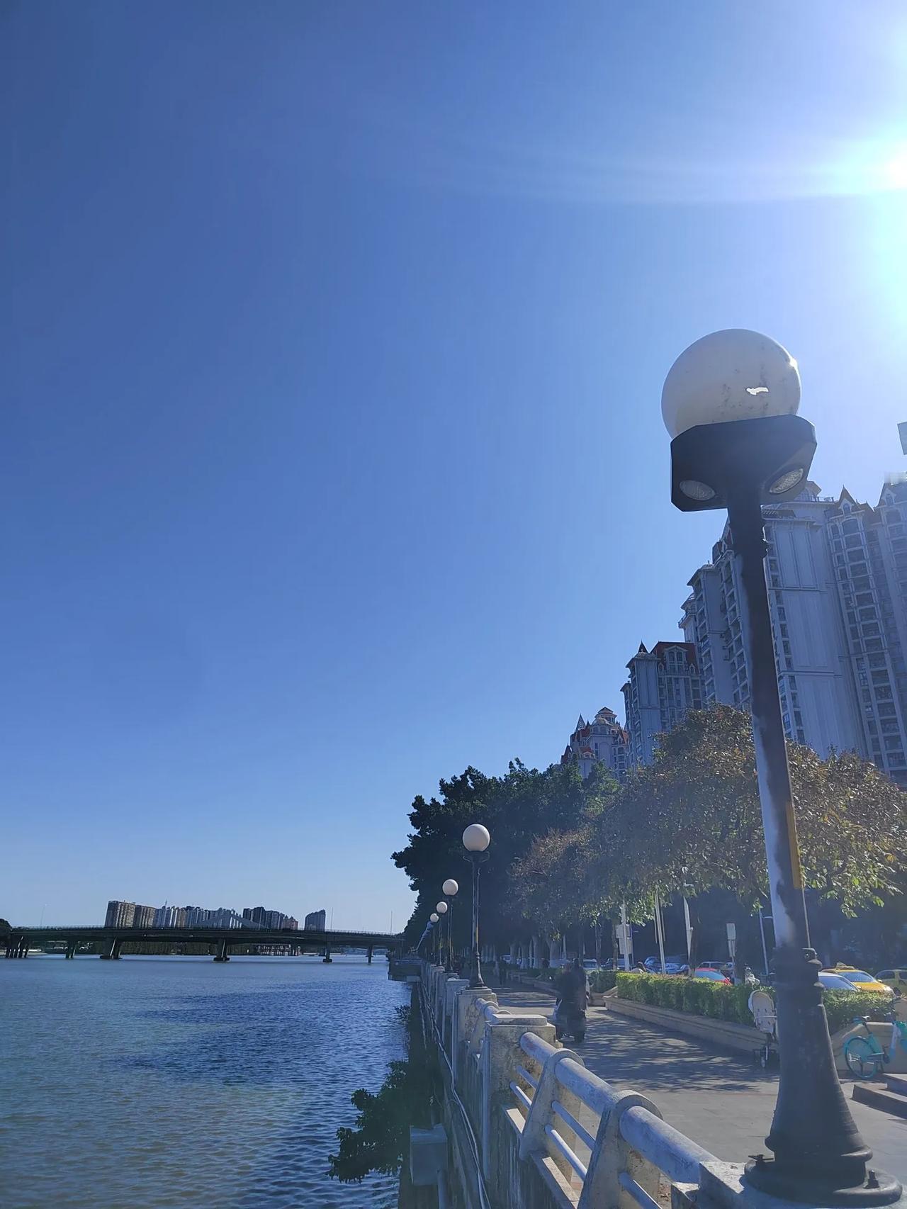 上联：浅浅深深河中水，有请下联甜甜苦苦世间事。