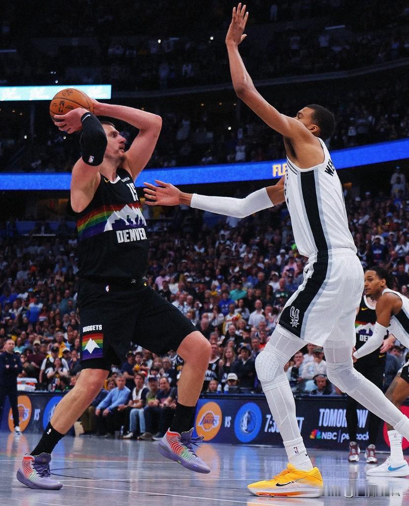 这些是目前各领域上最出色的NBA球员吗？

中距离：杜兰特

垂直弹跳：莫兰特