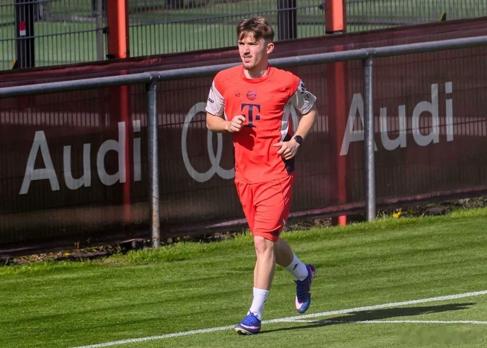 🚨倫納特·卡爾受傷以來，首次恢復跑步訓練🇩🇪［圖片報］ 