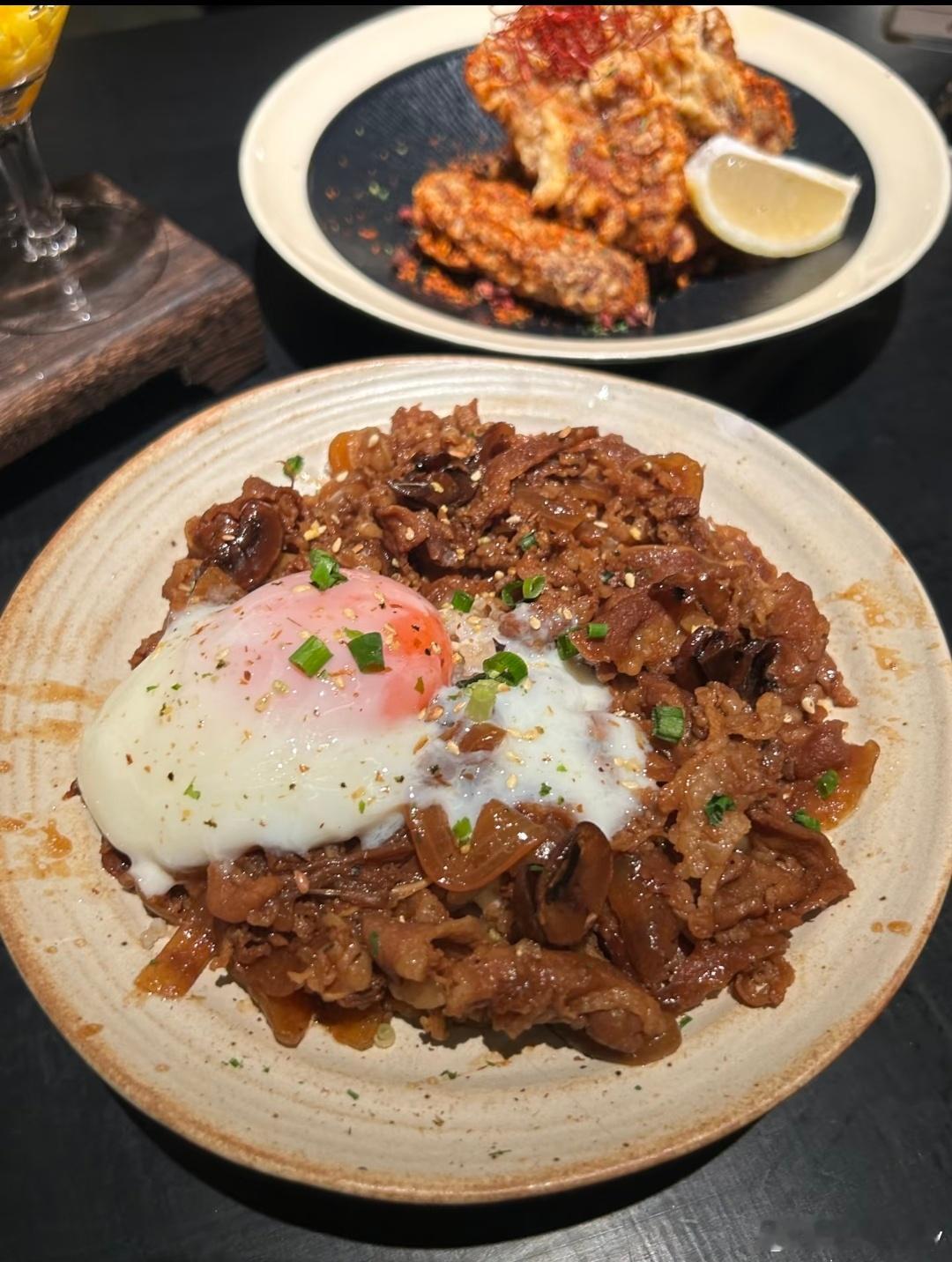 周五一人食听着外面下雨声，好惬意 