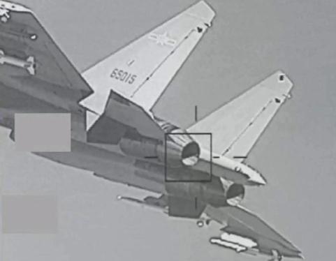 台海发生海空对峙！22架解放军军机毫无征兆四面包夹，台军王牌F-16V紧急升空。