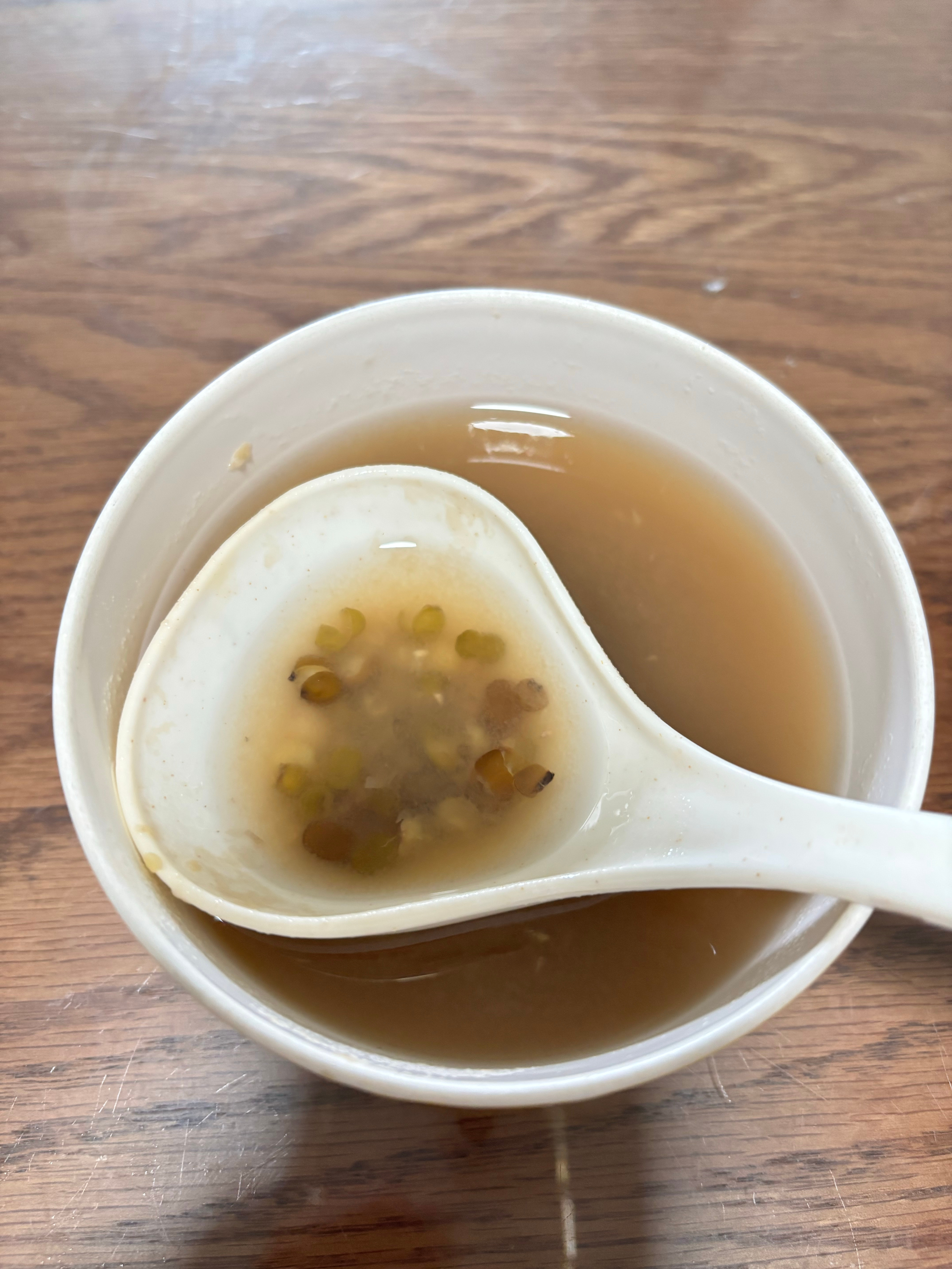 一代人有一代人的省钱攻略大家拼命节约了。今天带娃回来就没有打车了，做了公交车。公