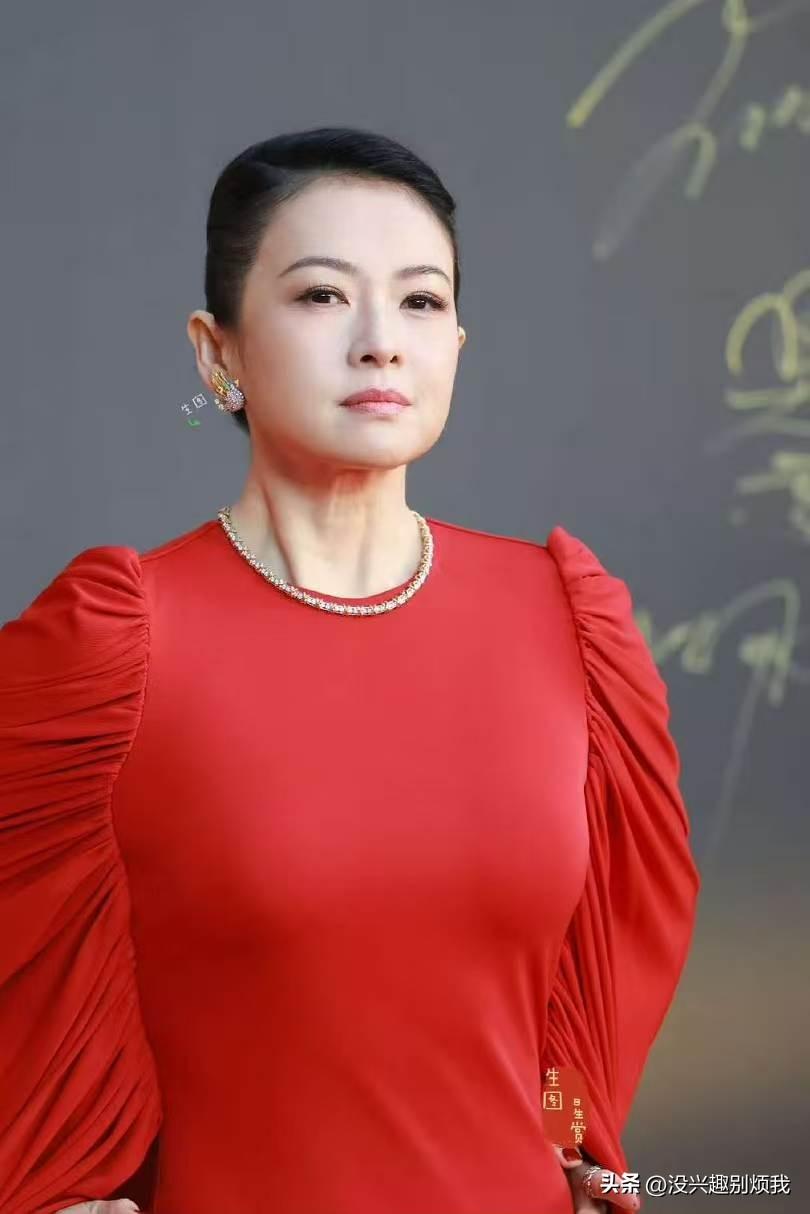 章子怡怎么像倪萍➕陈红了？ ​​​