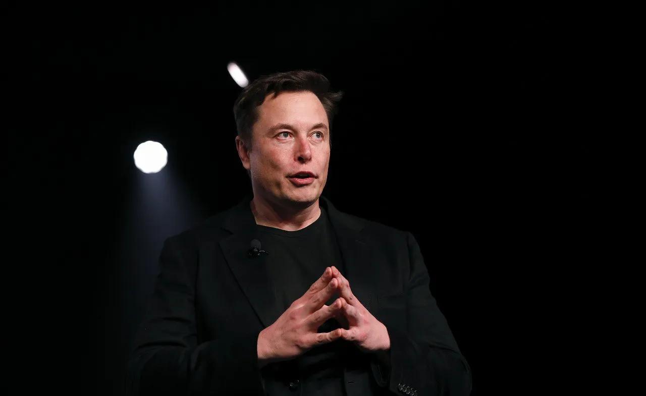 马斯克表示，特斯拉将举行股东投票，以便决定是否将公司注册地迁至得克萨斯州。为此马