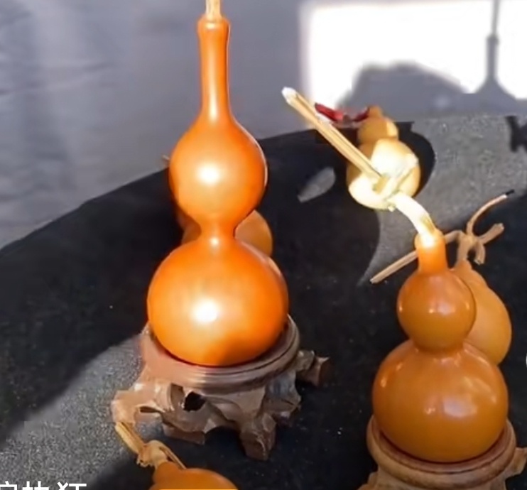 为什么蛇年要用葫芦求福禄 福禄寿，是老祖宗留下来对幸福最经典的概括，蛇年新年到，