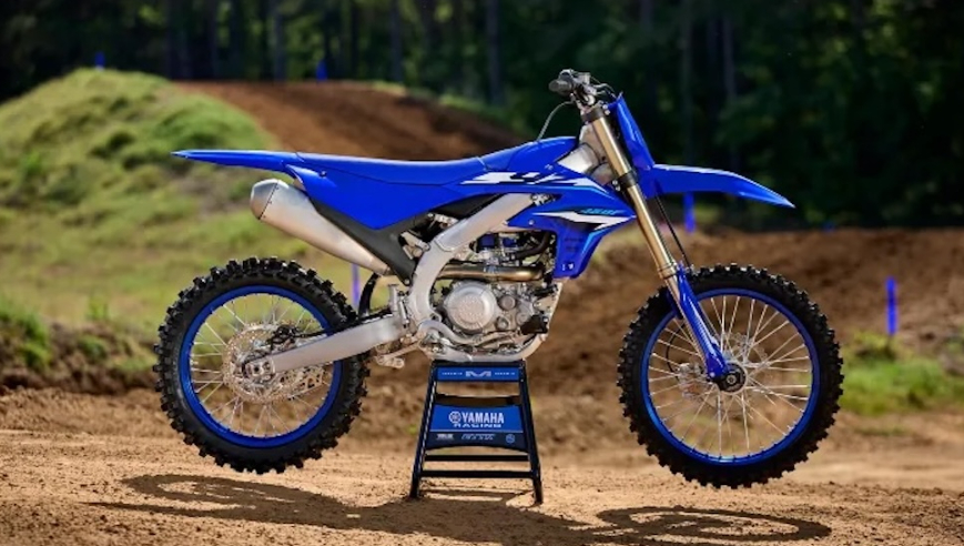 车市热门[超话] 近日，Yamaha正式发布2026款YZ450F越野摩托车，以