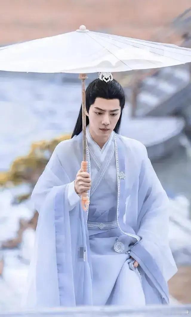 仙侠剧里的神颜男主，我就认这五位！肖战——演时影时，那体态简直绝了，自然又舒展，
