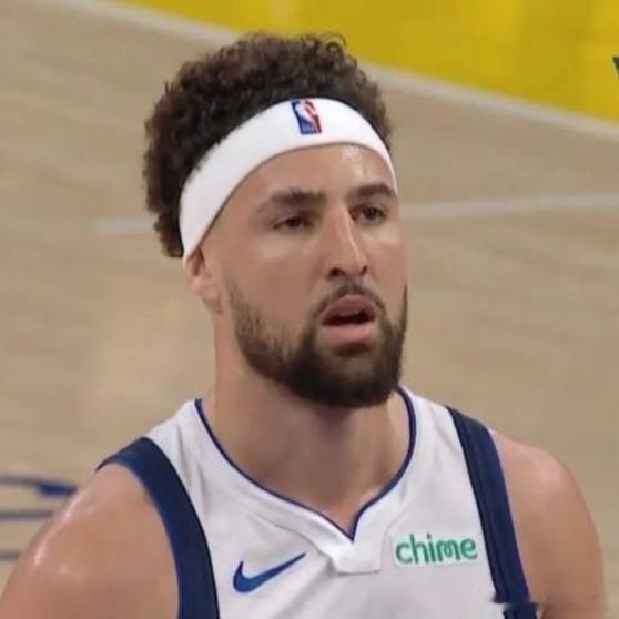 《我真被独行侠汤普森郁闷到爆炸，半场替补居然0分0助攻，投篮命中率惨不忍睹，独行