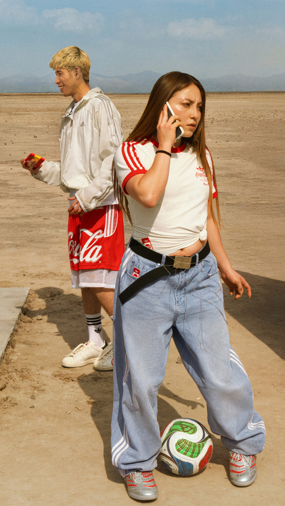 adidas Originals 与 Coca-Cola 为 2026 年世界杯
