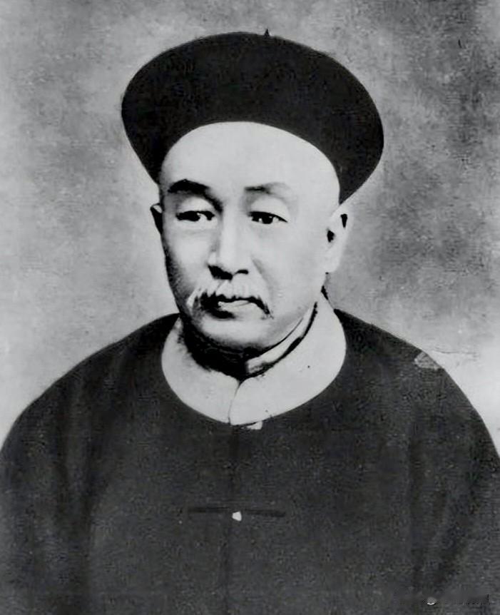 盛宣怀是晚清洋务运动的核心人物，中国近代工业的奠基人，被誉为“中国实业之父”和“