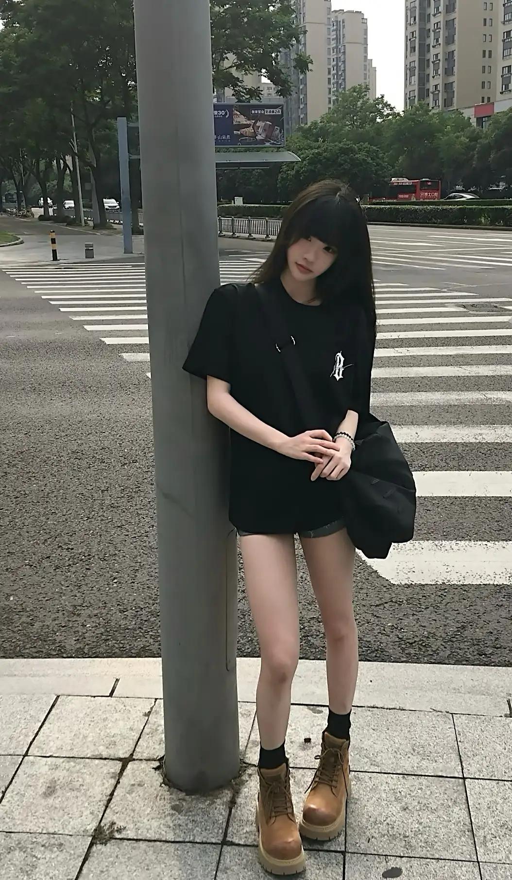 这个话题怎么说呢？
我是江西南昌人，别的江西女孩我不知道，如果我个人来说我是不会