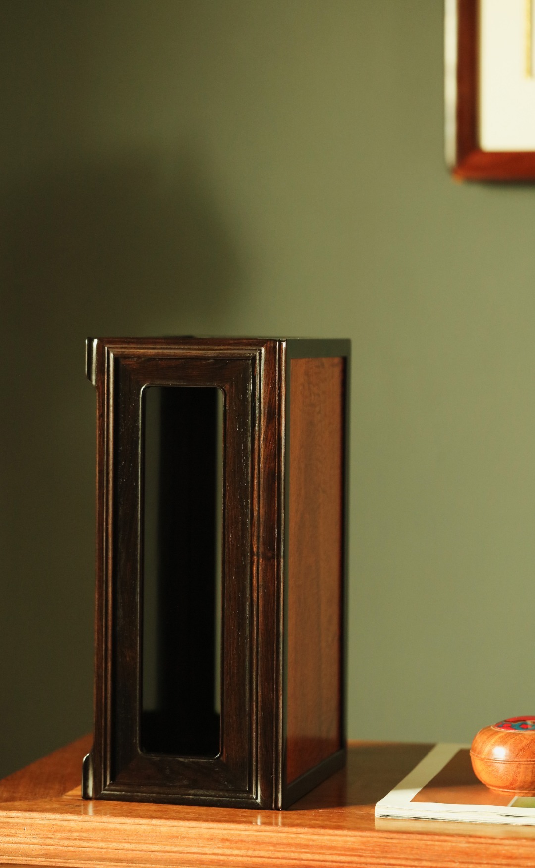 紫光檀x缅花【扶风】香几紫光檀撞色缅花，几面精挑爆满水波料，造型方整光素，四平面