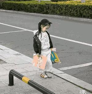 家里有这样的小棉袄，书包和学习用品要多准备几套！