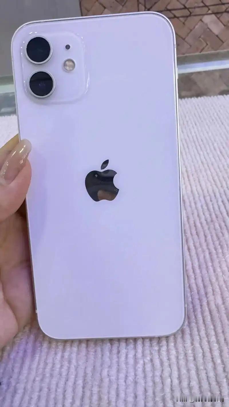 中国市场有4200万台苹果手机，特斯拉新能源中国有230万辆，还有难以计数的各种