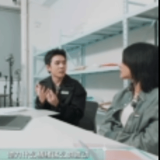 李佳琦追着尚雯婕喂饭职场范本式互助，李佳琦大方分享行业经验，全力助力尚雯婕完成全