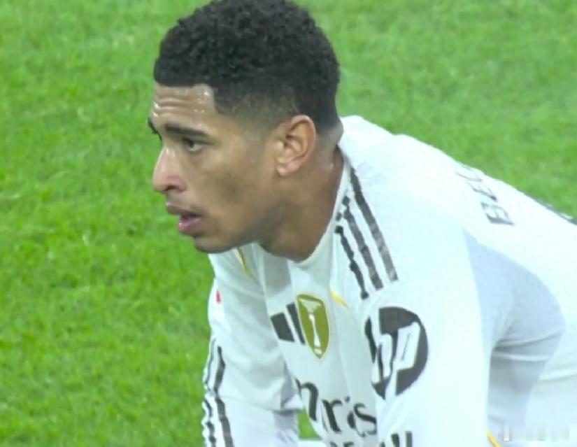 主场爆冷0-2不敌塞尔塔，皇马19年不败纪录告终且争冠形势被动北京时间12月8日