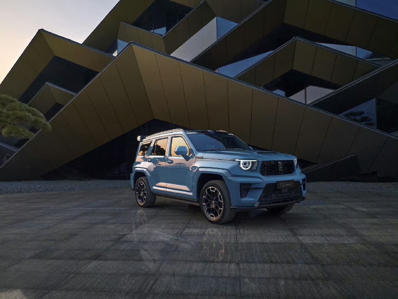 中国汽车高端化，早就该跳出西方的审美框架了！全新坦克700真正走出了自己的路，不