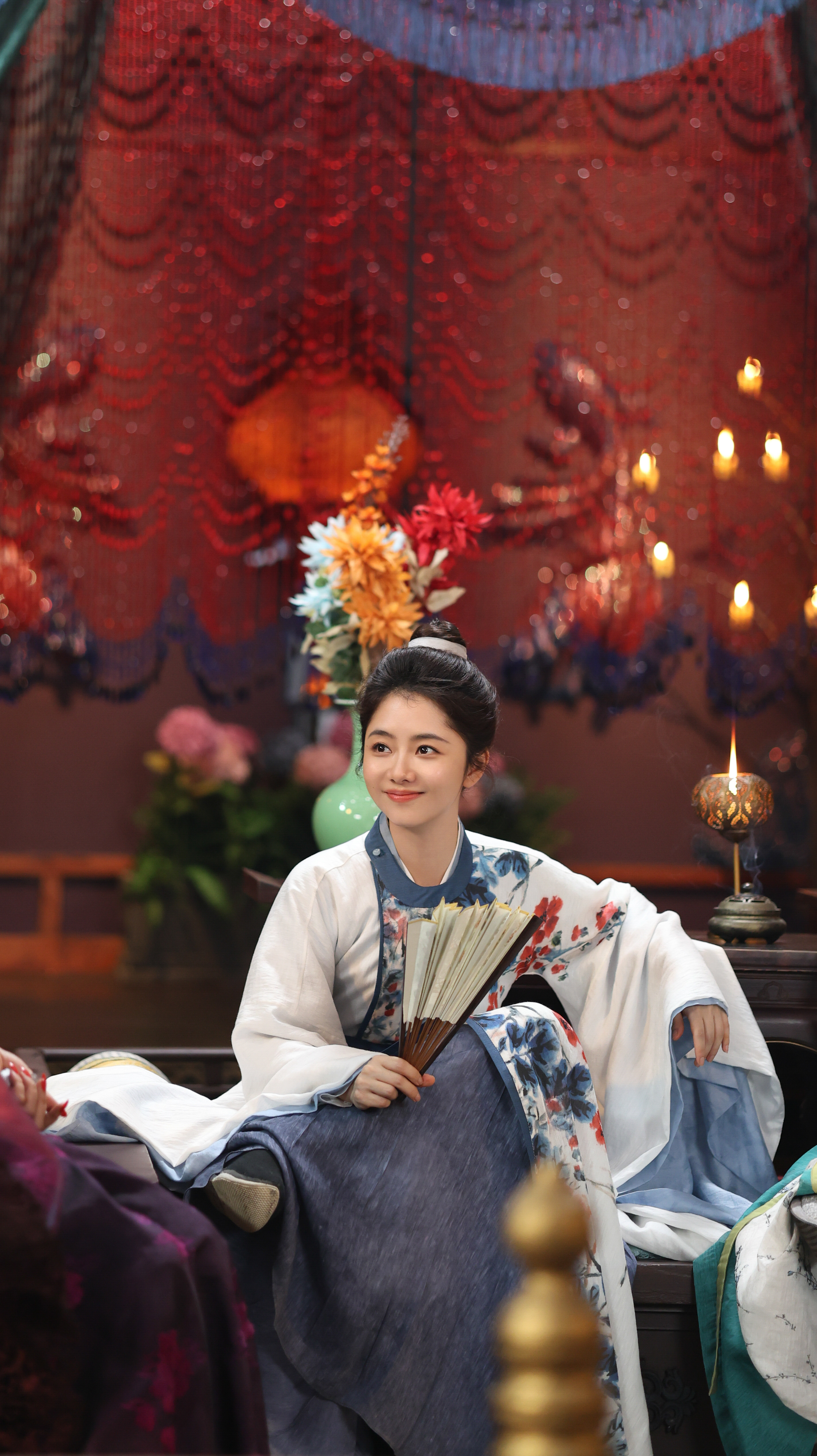 谭松韵谭松韵逍遥 这谁家的小公子，俊俏得嘞🥰听说每天中午12:42，能在CCT