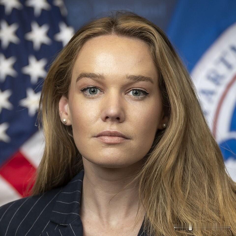 政治期刊《POLITICO》报道突发新闻：国土安全部（DHS）发言人和助理部长崔