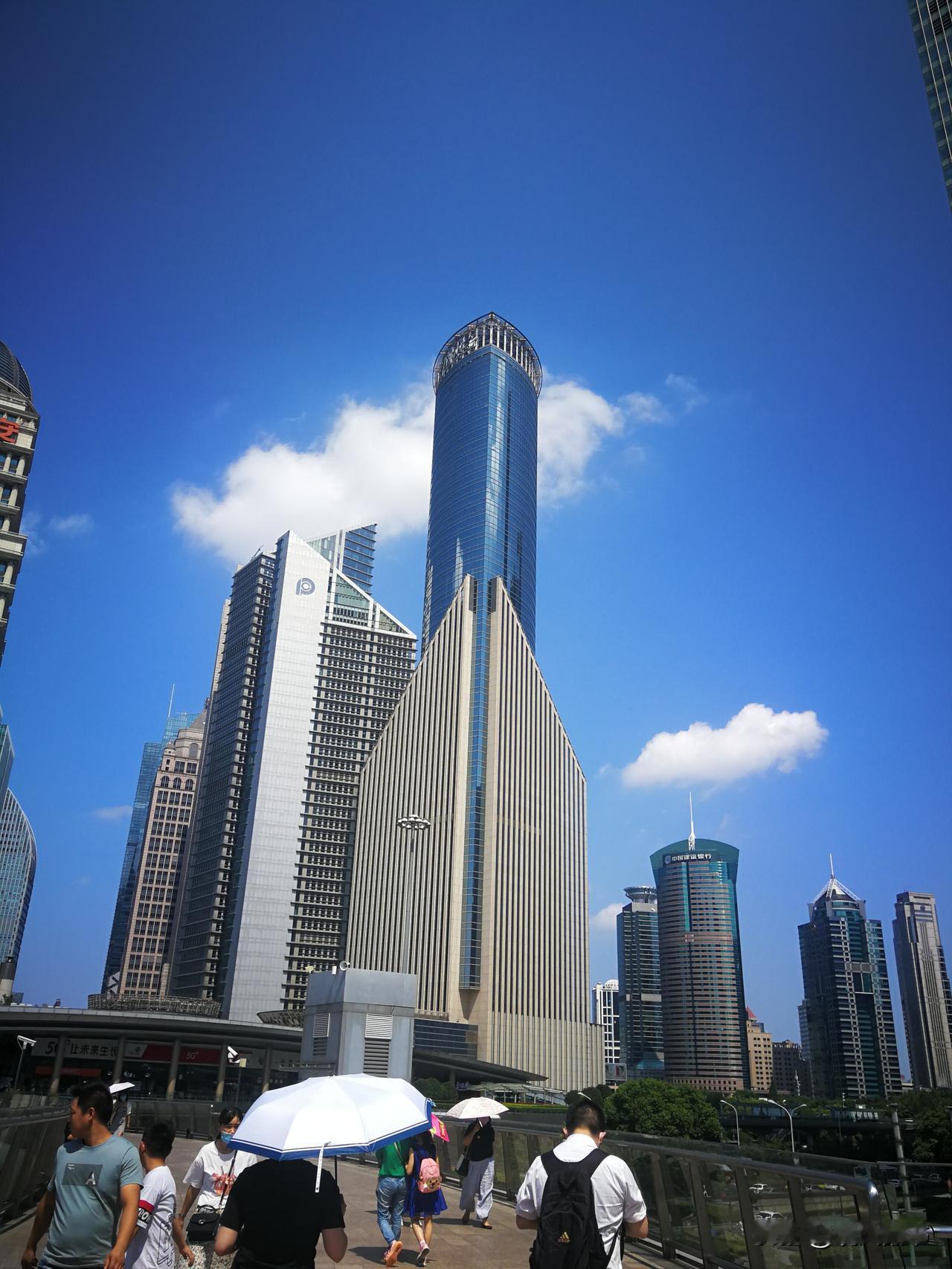请给我重新发一个夏天


上海接连发布高温橙色预警，7月15日入伏……

老话不