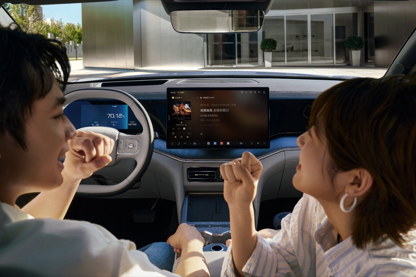 比亚迪宋Ultra EV 正式上市，共4款车型，包括605KM领先型、605KM