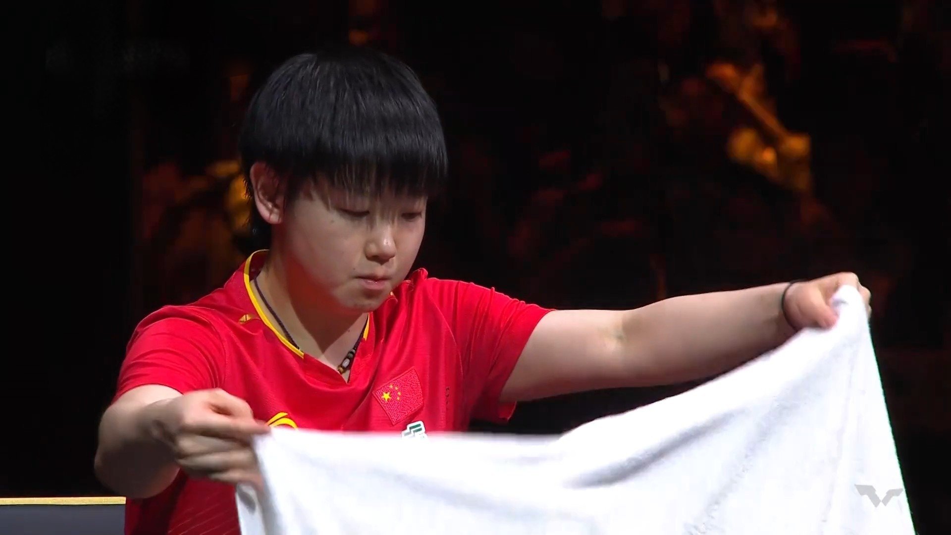 孙颖莎短发更精神了头发越来越短了，局气也更重了