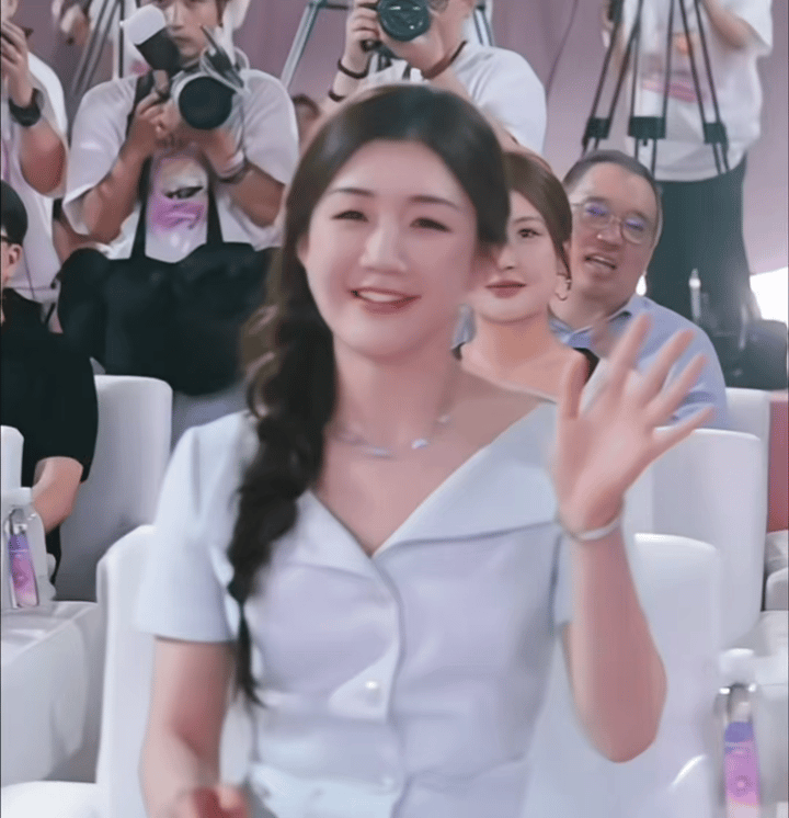 梦神💍陈梦朵薇品牌代言人朵薇一周年