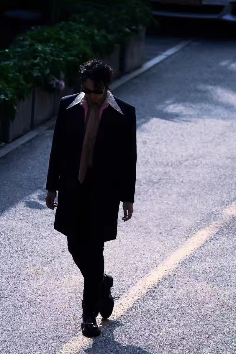 王传君录综艺崩溃爆哭咱就是说王传君老师你录综艺暴哭我爷跟着你一起哭啊哥的感知能力