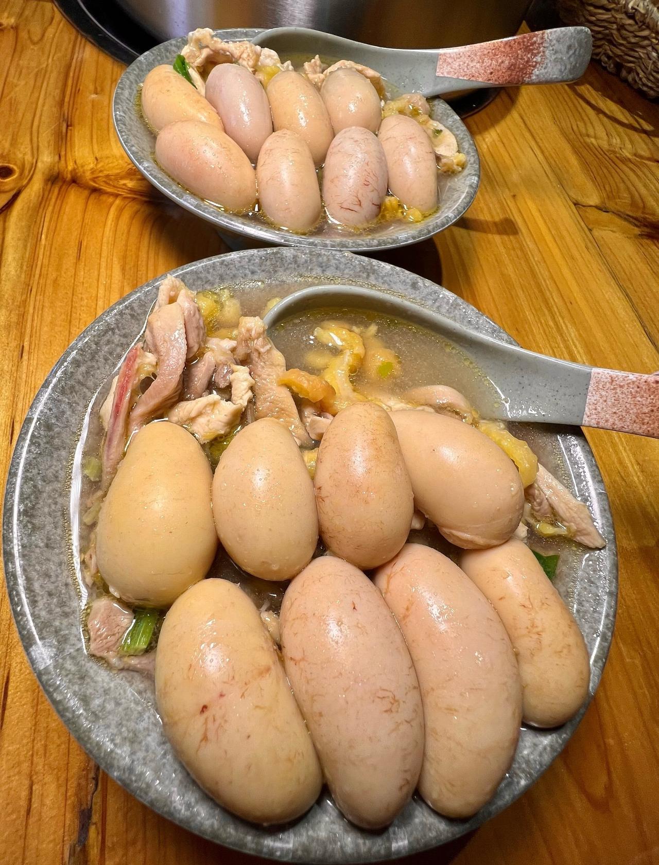 广州最好吃的冬瓜盅鸡煲
📍广州 有福鲜鸡煲·湛江切片扇皇鸡(云里店)
广州真正