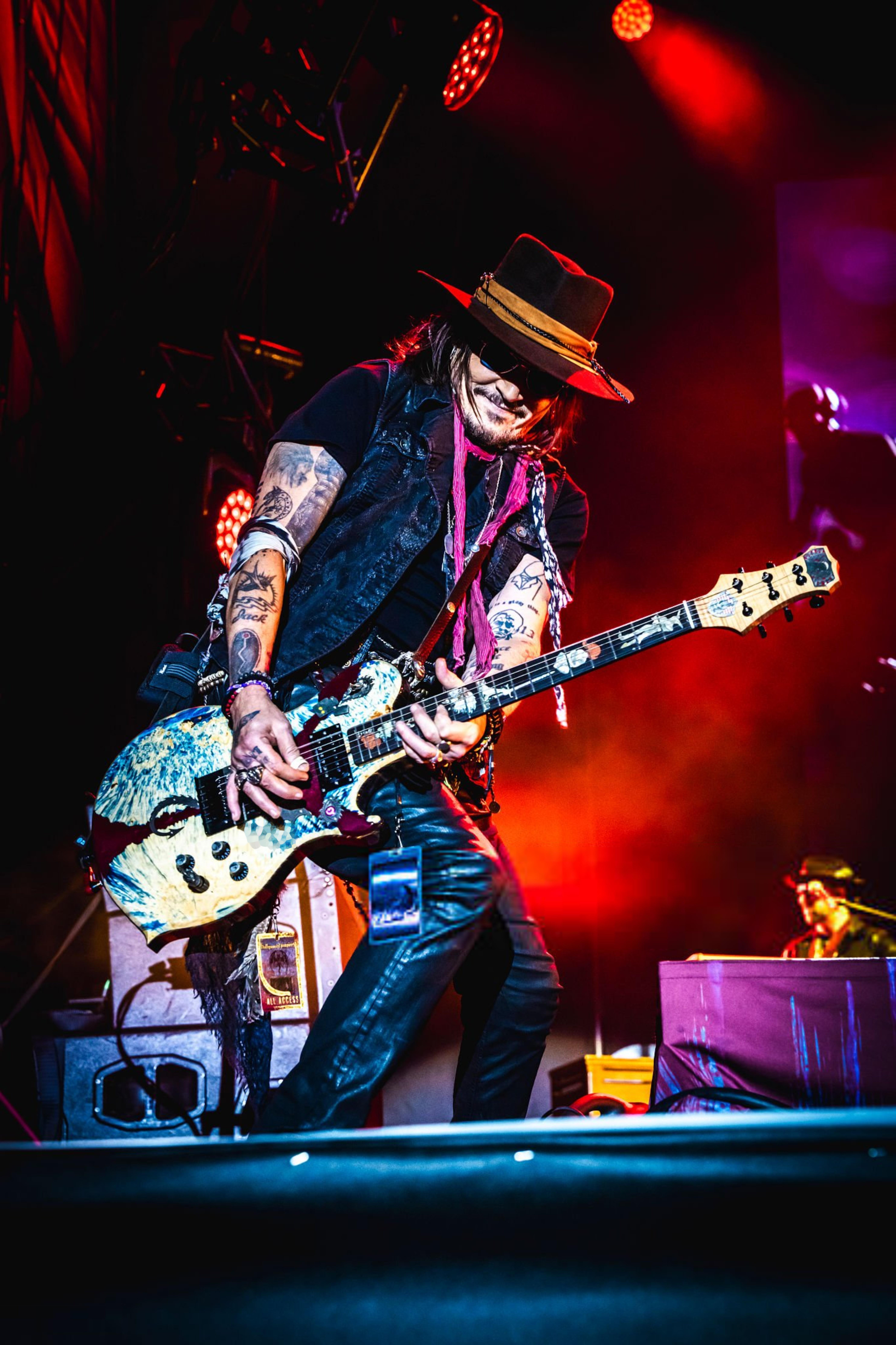 Johnny Depp of Hollywood Vampires perfor