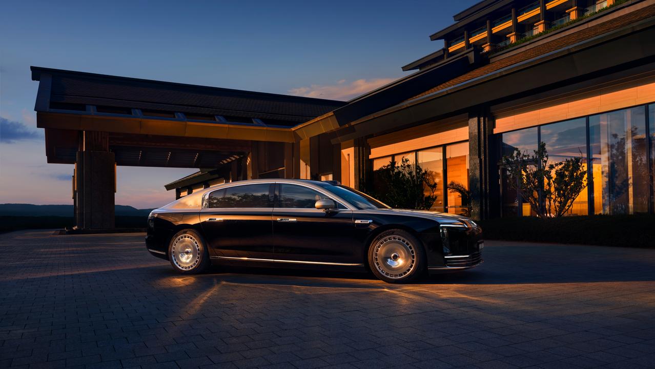 在12月16日尊界S800第10,000台量产车下线仪式上，尊界超级工厂的高效智