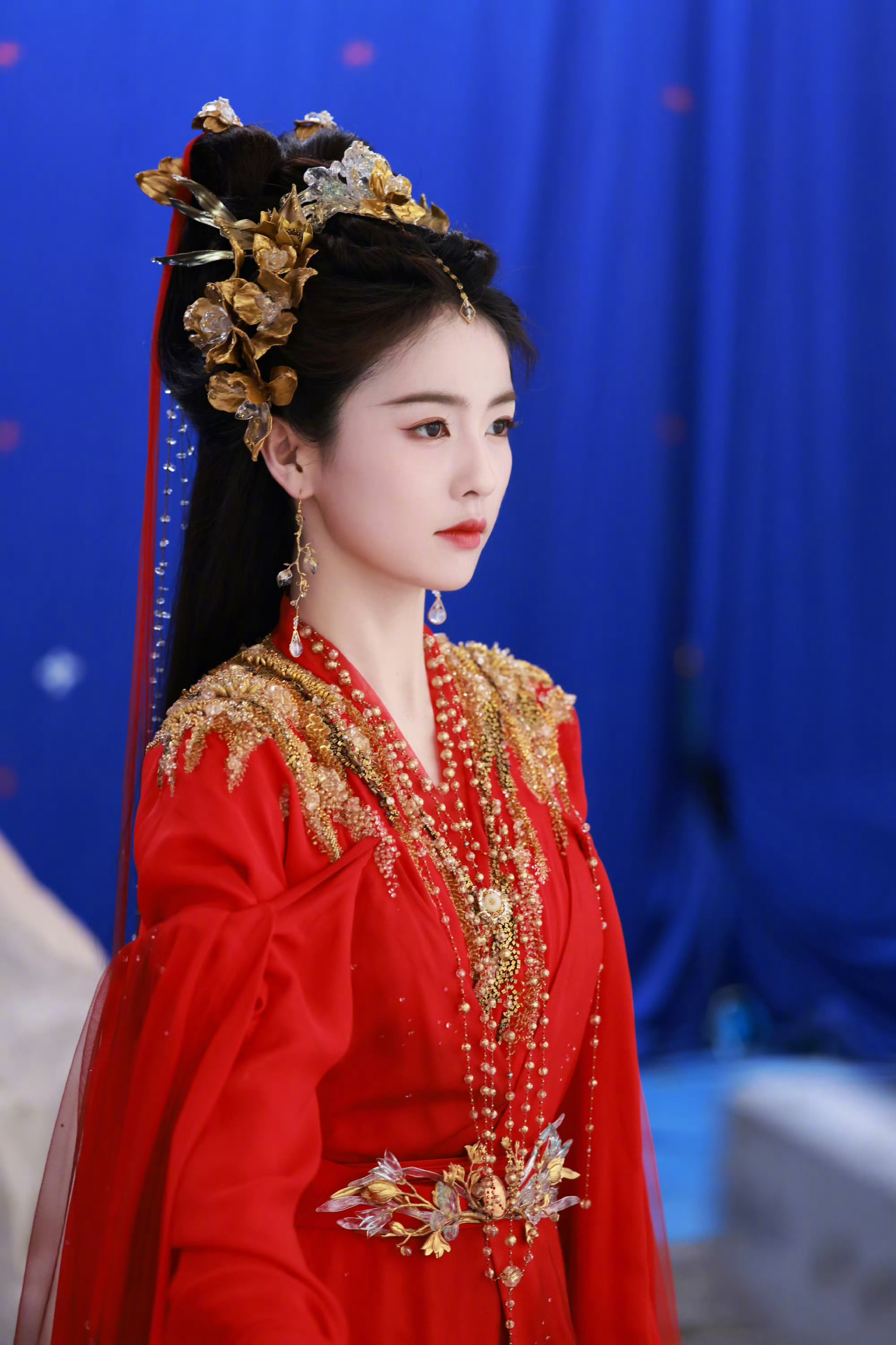 白鹿古装簪花 白鹿的古装簪花造型真的太仙了！因为白鹿入坑不亏[打call][打c