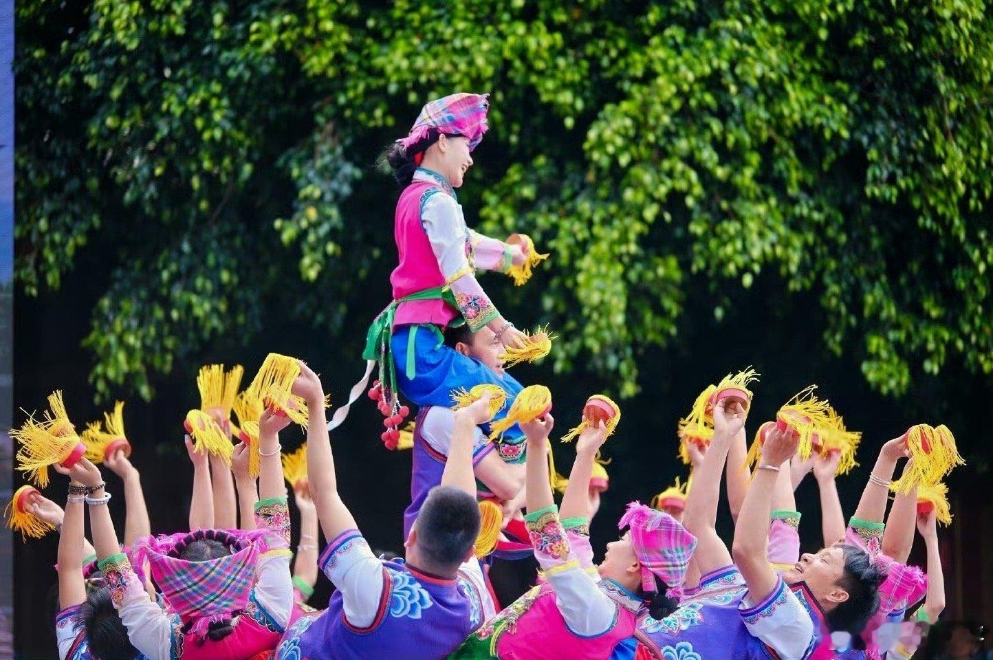 云南石屏杨梅节系列活动启动与杨梅节并行的茶文化交流活动追溯石屏商帮与普洱茶的历史