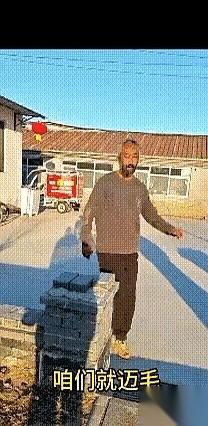 我敢说，现在全办公室憋尿冠军，绝对是我。
连喝两大杯水，稳坐三小时不动弹。
这在