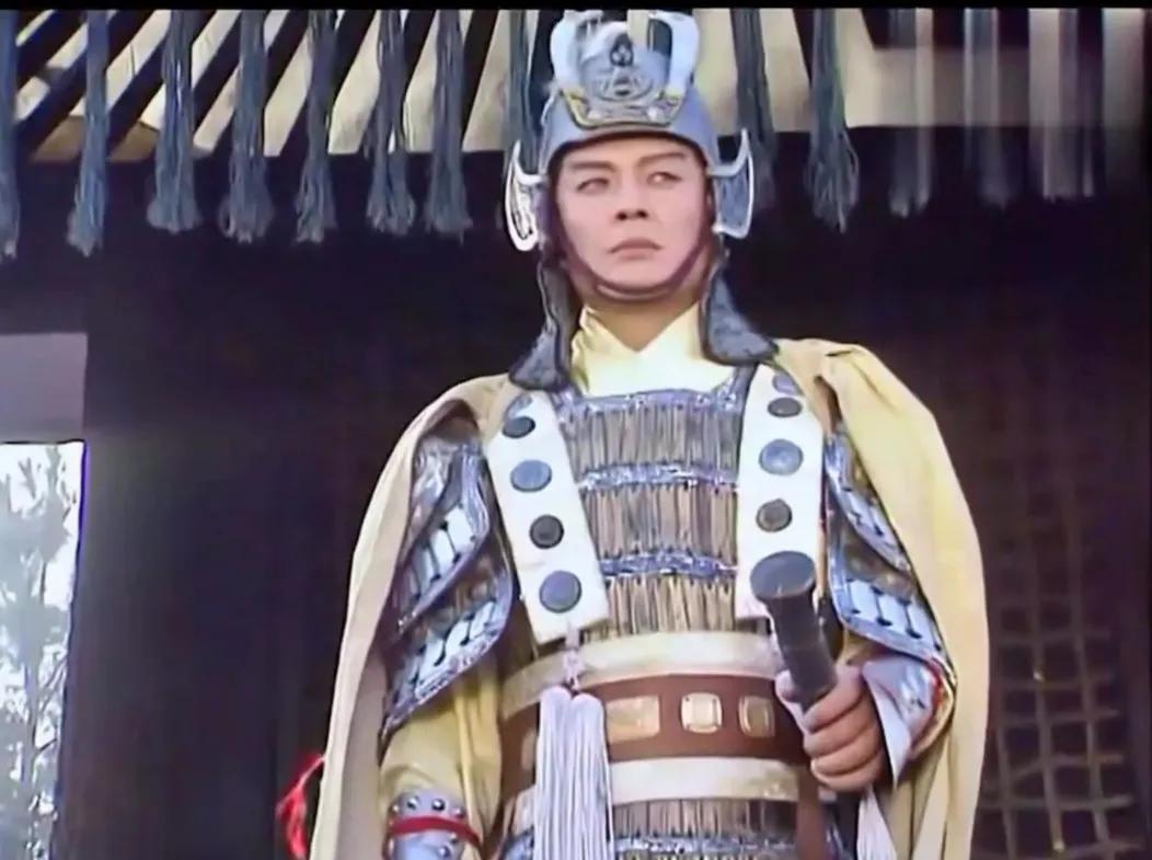 《周瑜36岁病逝前干了件“离谱事”：他让部下把“既生瑜，何生亮”八字刻在军鼓背面