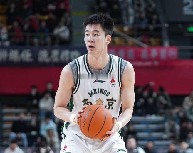 3年1800万！同曦完成3年满额顶薪续约郭昊文 再次冲NBA失败回归郭昊文冲击n