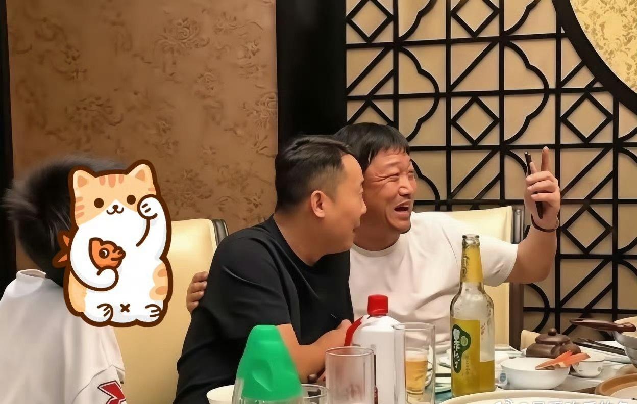 大家越来越理智了，公众场合和私下原本就是两码事，很多明星私下都大不一样，对外都是