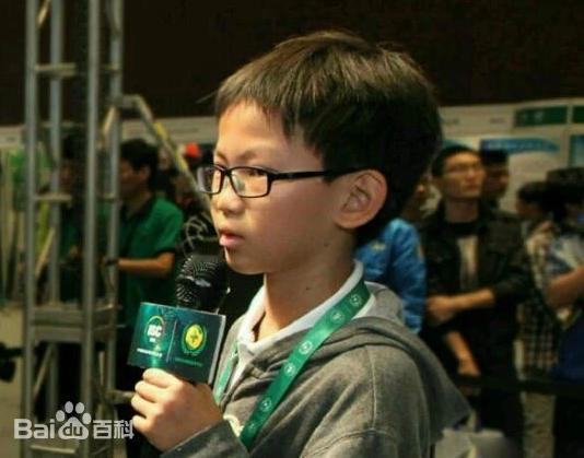 “不想写作业啊，我把学校网站黑了怎么样？”
2014年，13岁的中国最小黑客汪正