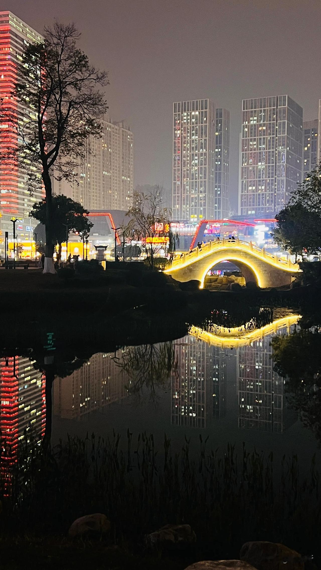 分享一张你们贵阳的夜景